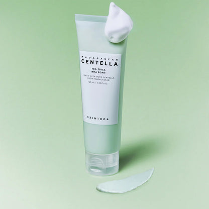 Spumă de curățare cu 0,45% acid salicilic și 0,2% ulei de arbore de ceai Skin1004 Madagascar Centella  125 ml
